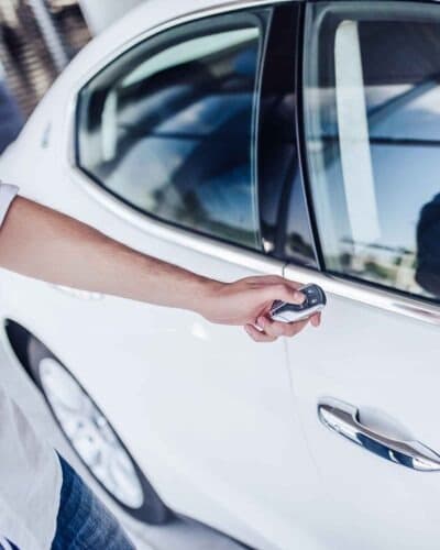 Car door handover