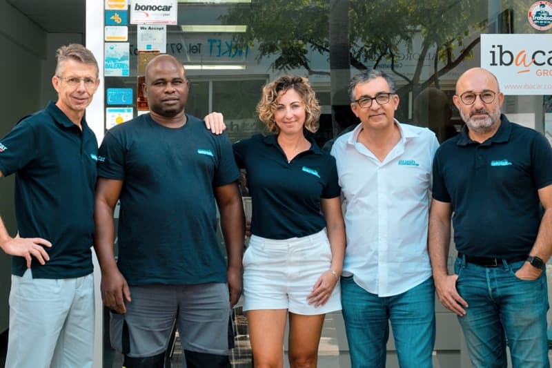 Arash Rent a Car team